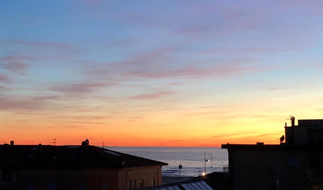 Appartamento Alex Vista Mare Lido di Camaiore Esterno foto